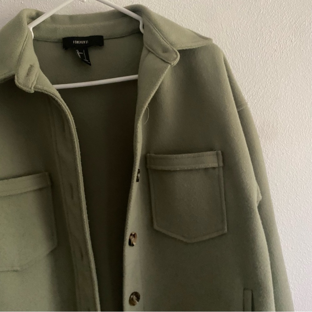 Forever 21 Green Oversized Shacket - Picture 7 of 11